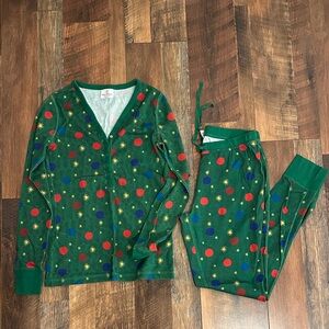 Hanna Andersson Green Pajamas with Colorful Dots